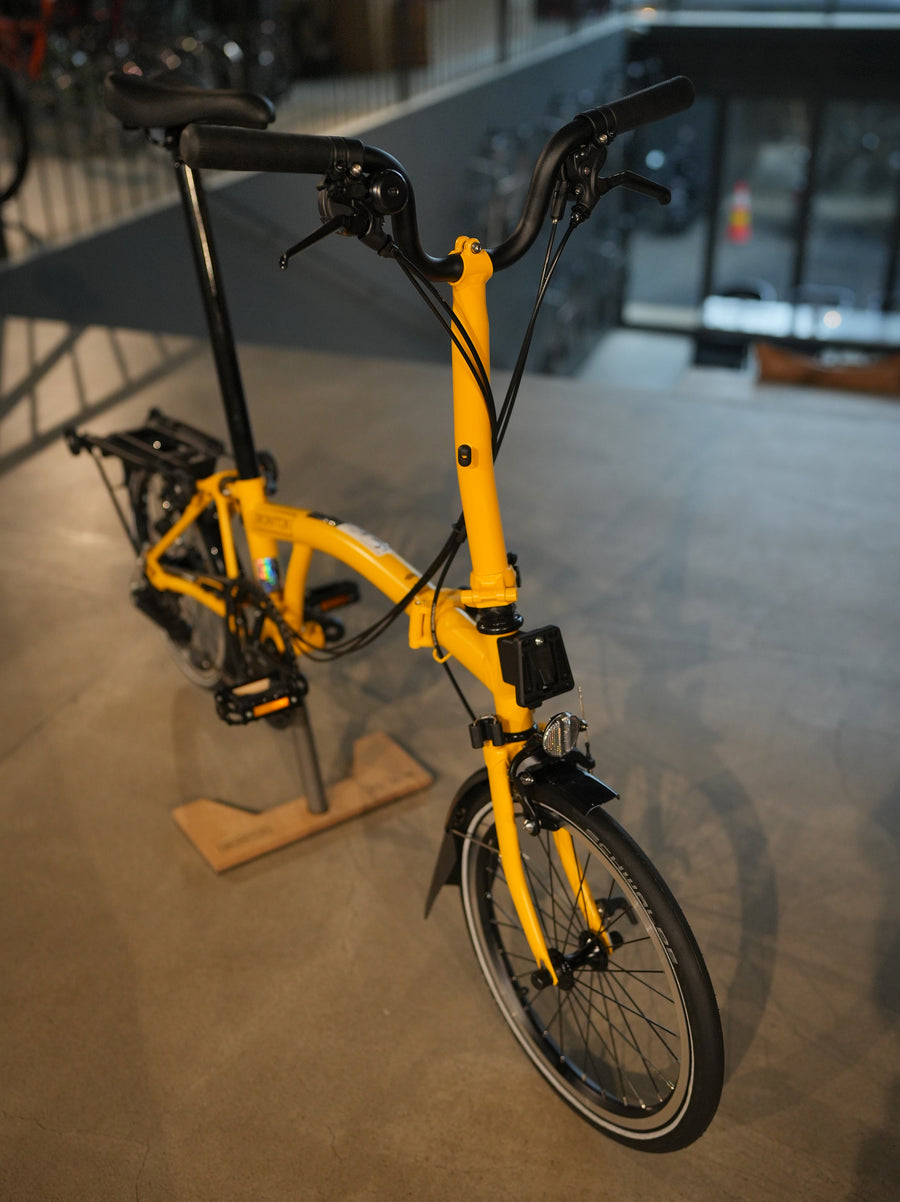 Brompton C Line Explore | Mid Rise | With Rear Rack - Bumblebee Yellow