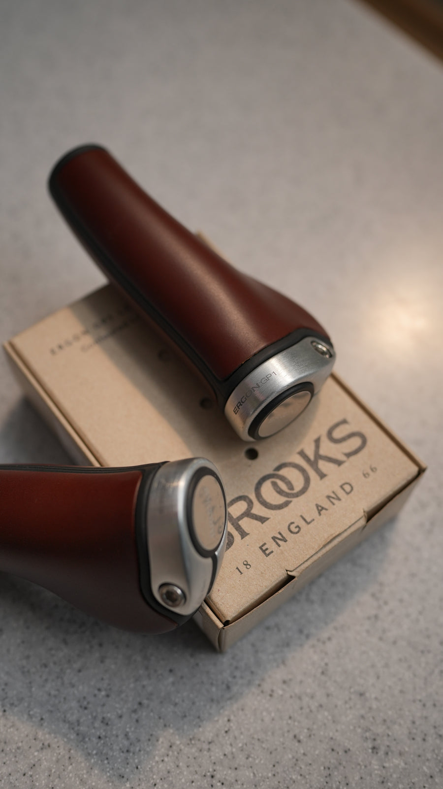 Brooks Ergonomic Leather Grips  130/130Mm - Brown