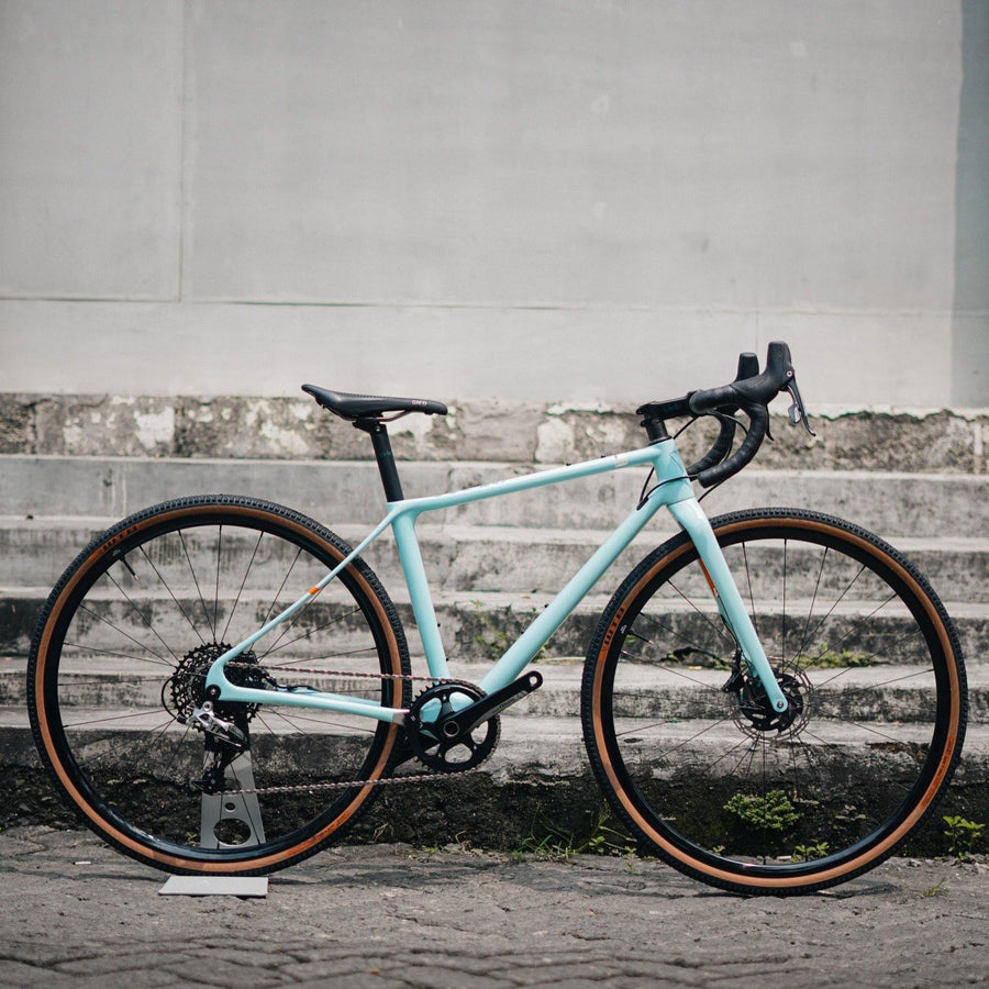 gravel bike lightweight Vielo V+1 Alto Gravel Bike with SRAM Rival
