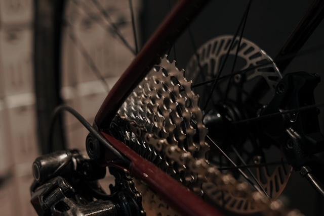 REPETE R2: Reason Road Disc Bike - Wine - SpinWarriors