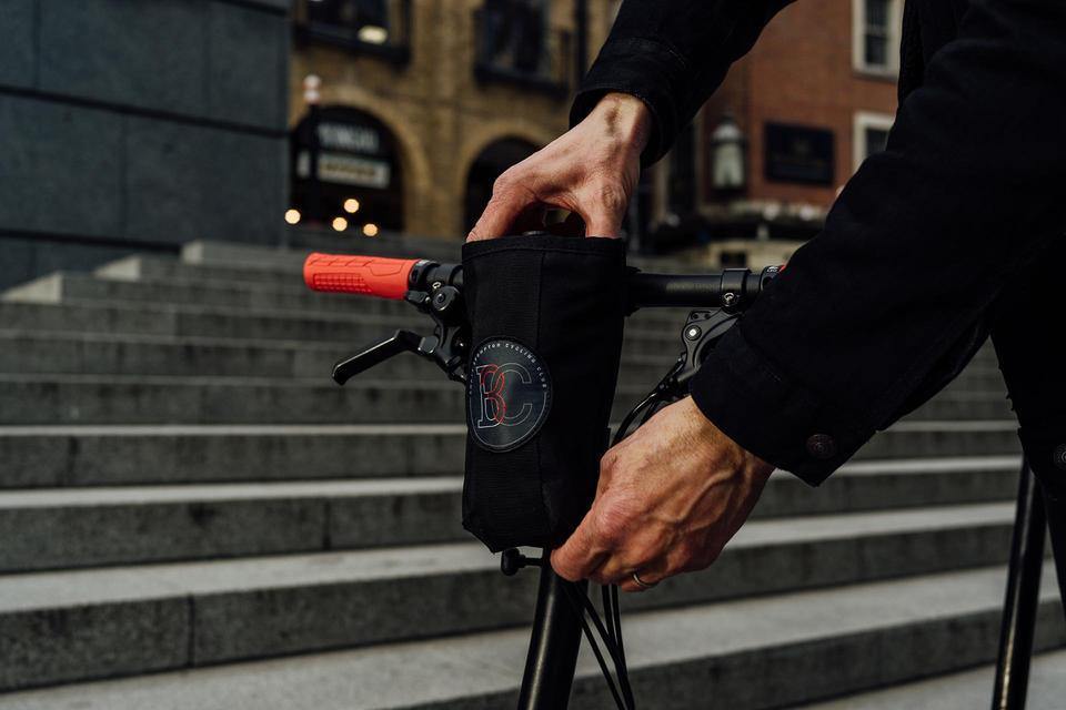 BROMPTON × CHPT3 V3 クロスボディバッグ ブロンプトン「2020 CHPT3 V3」クロスボディーバッグ付きで発売